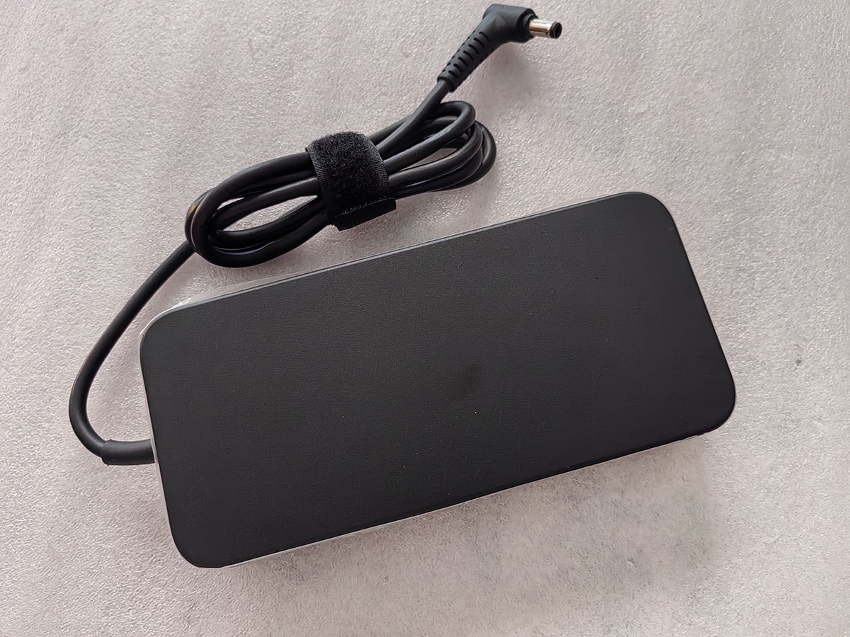 OEM Slim Delta 20V 11.5A 230W  - огляд і ціна Pc Gaming Uk