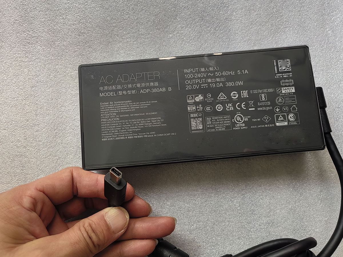 NEW 20V 19A Rectangle Conn 380 - огляд і ціна Pc Gaming Uk