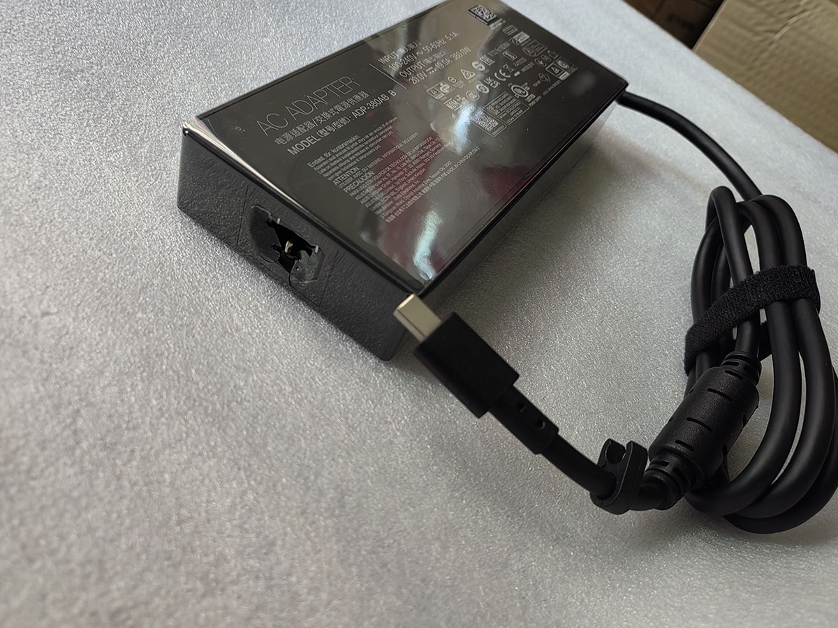 NEW 20V 19A Rectangle Conn 380 - огляд і ціна Pc Gaming Uk