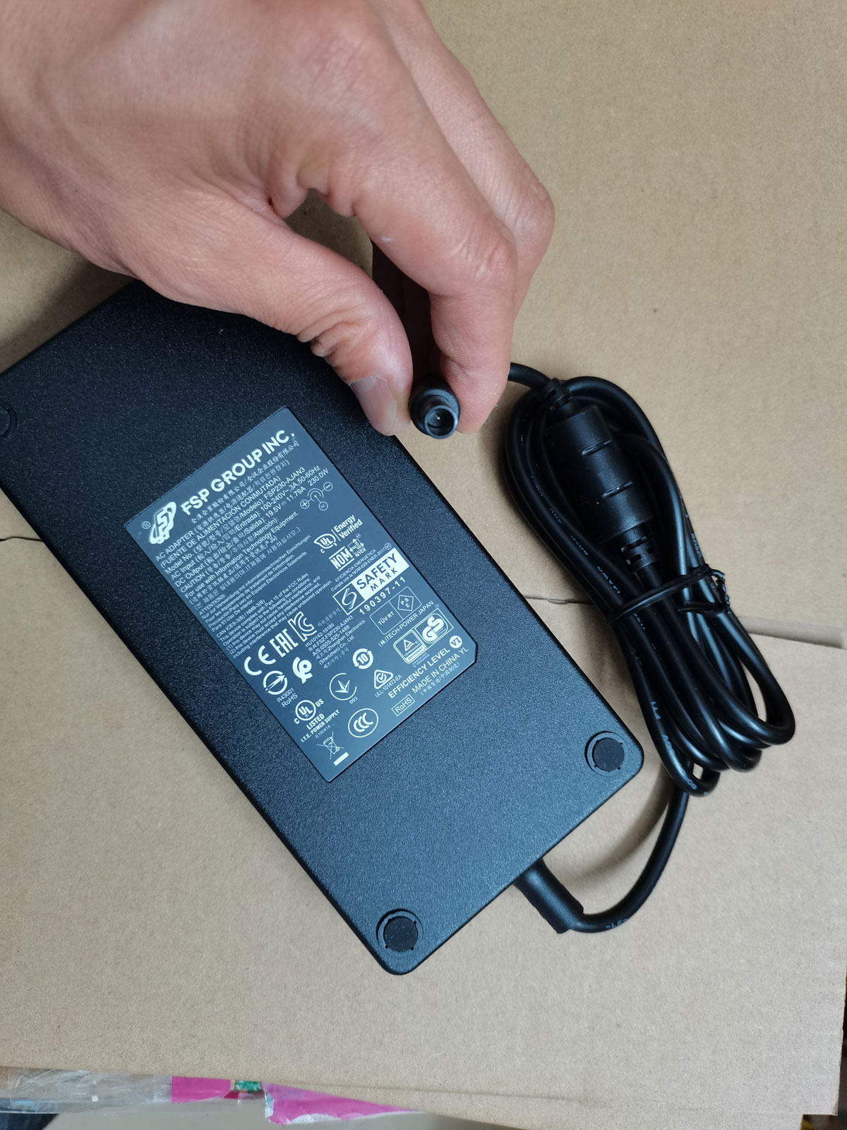 NEW Genuine Slim FSP 19.5V 11. - огляд і ціна Pc Gaming Uk
