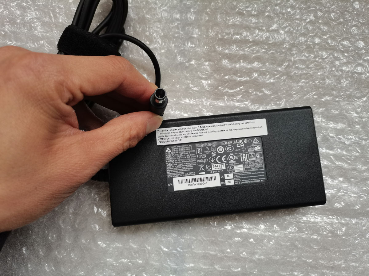 NEW Slim OEM Delta 19.5V 9.23A - огляд і ціна Pc Gaming Uk